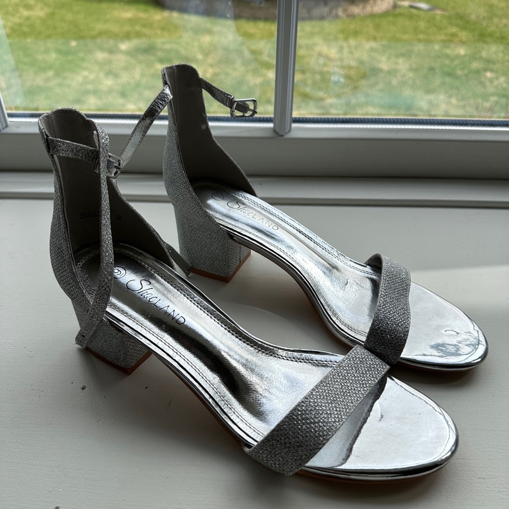 Women’s Size 9 Silver Glitter Block Heels
